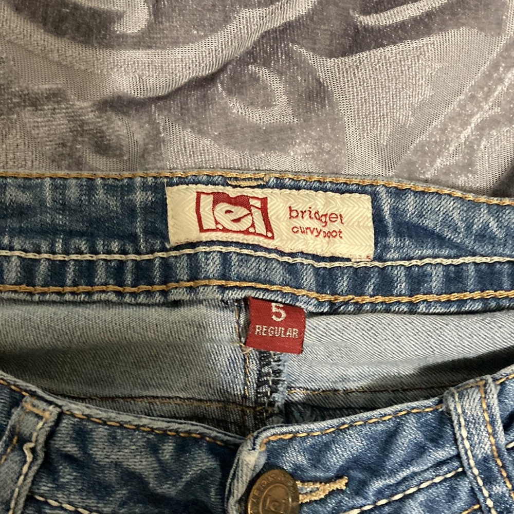 Jeans - Picture 2 of 4